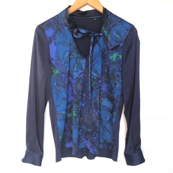 Elie Tahari Tops - Elie Tahari Blue Print Tie Neck Silk Blouse S